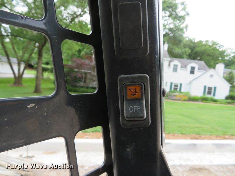 image for item DM7475 2015 Bobcat S570  skid steer loader