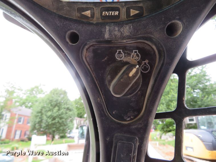 image for item DM7475 2015 Bobcat S570  skid steer loader