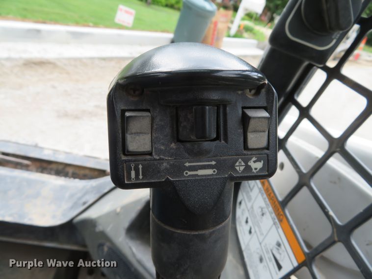 image for item DM7475 2015 Bobcat S570  skid steer loader