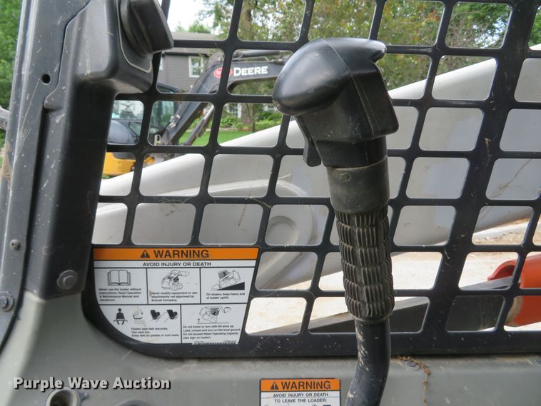 image for item DM7475 2015 Bobcat S570  skid steer loader