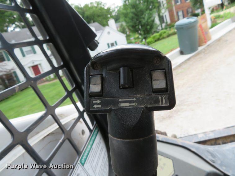 image for item DM7475 2015 Bobcat S570  skid steer loader