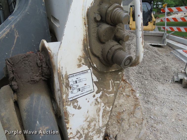 image for item DM7475 2015 Bobcat S570  skid steer loader