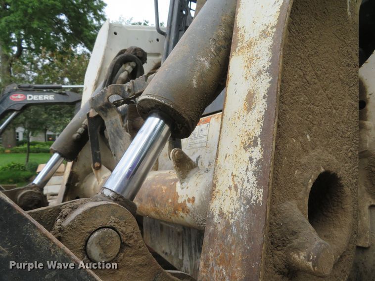 image for item DM7475 2015 Bobcat S570  skid steer loader