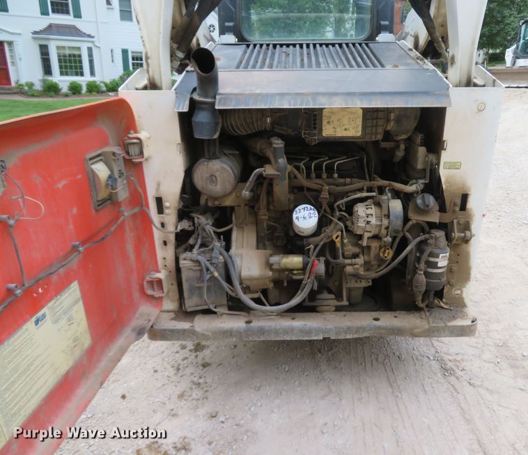 image for item DM7475 2015 Bobcat S570  skid steer loader