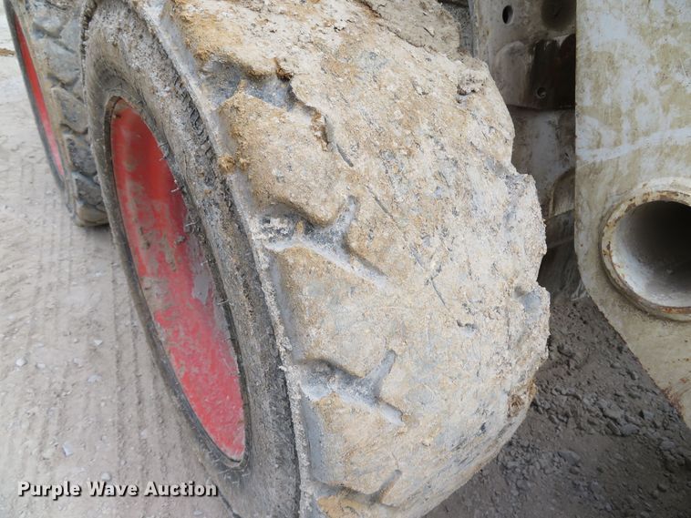 image for item DM7475 2015 Bobcat S570  skid steer loader