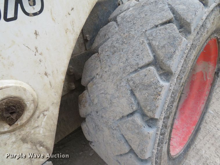 image for item DM7475 2015 Bobcat S570  skid steer loader