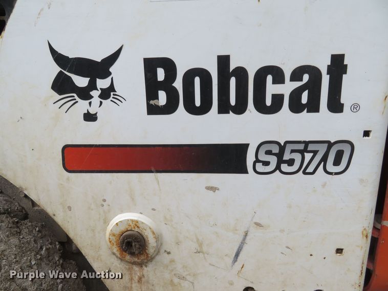 image for item DM7475 2015 Bobcat S570  skid steer loader