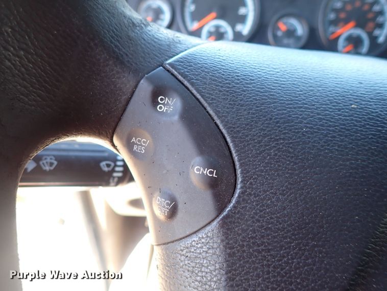 image for item DI1979 2015 Freightliner Cascadia  semi truck