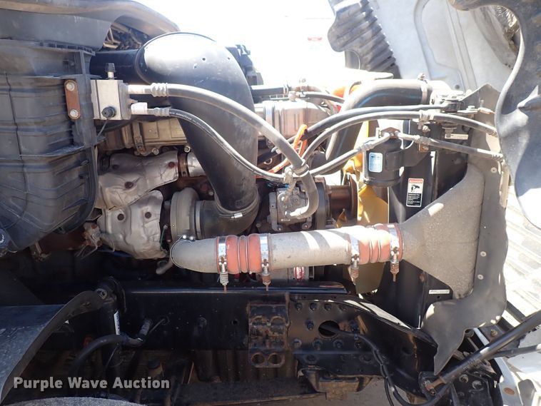 image for item DI1979 2015 Freightliner Cascadia  semi truck