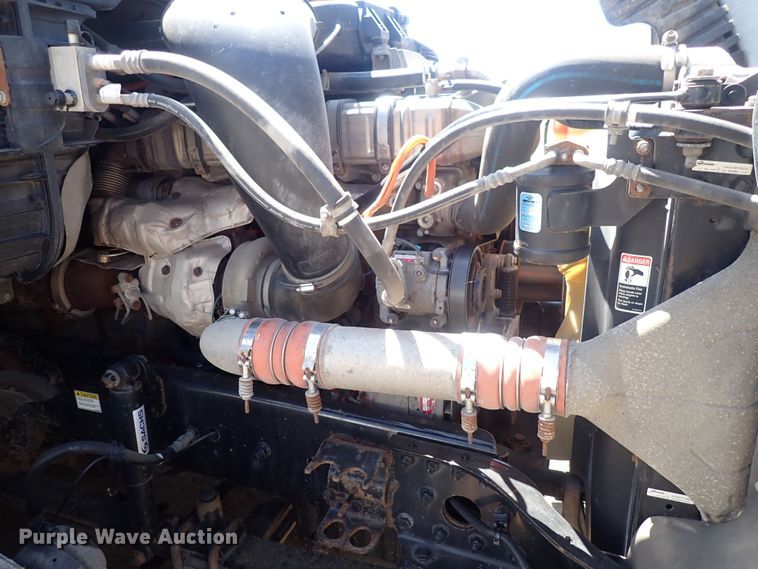 image for item DI1979 2015 Freightliner Cascadia  semi truck