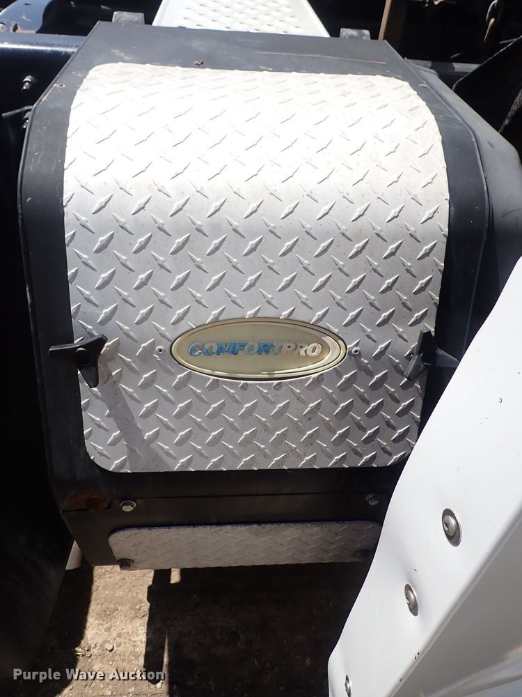 image for item DI1979 2015 Freightliner Cascadia  semi truck