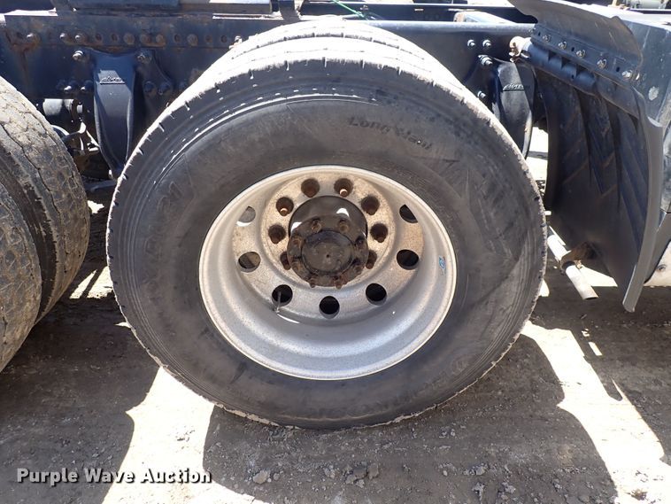 image for item DI1979 2015 Freightliner Cascadia  semi truck