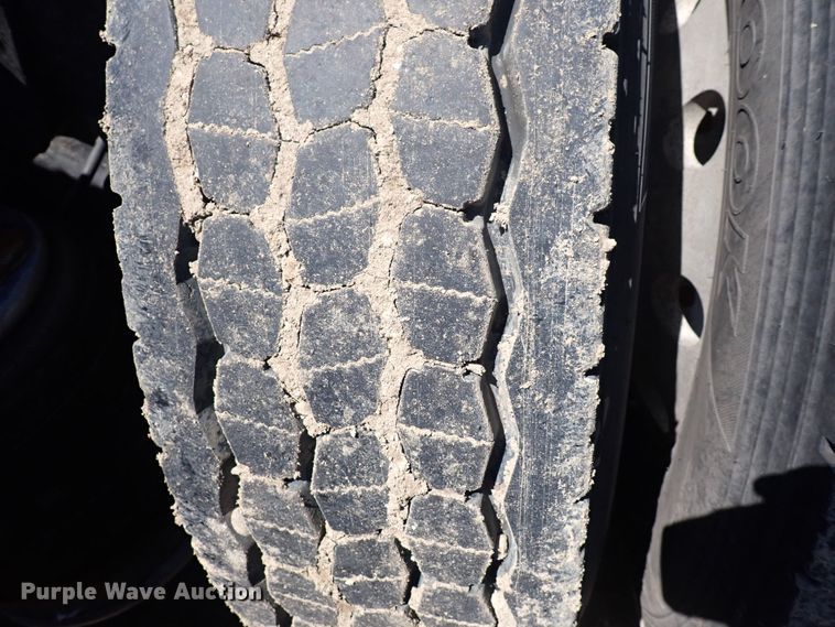 image for item DI1979 2015 Freightliner Cascadia  semi truck