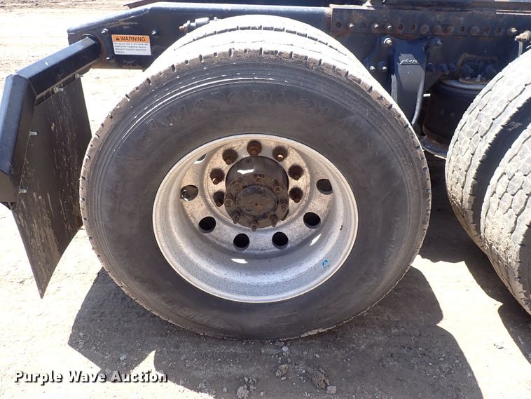 image for item DI1979 2015 Freightliner Cascadia  semi truck