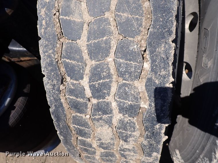 image for item DI1979 2015 Freightliner Cascadia  semi truck