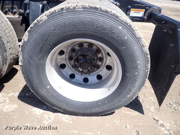 image for item DI1979 2015 Freightliner Cascadia  semi truck