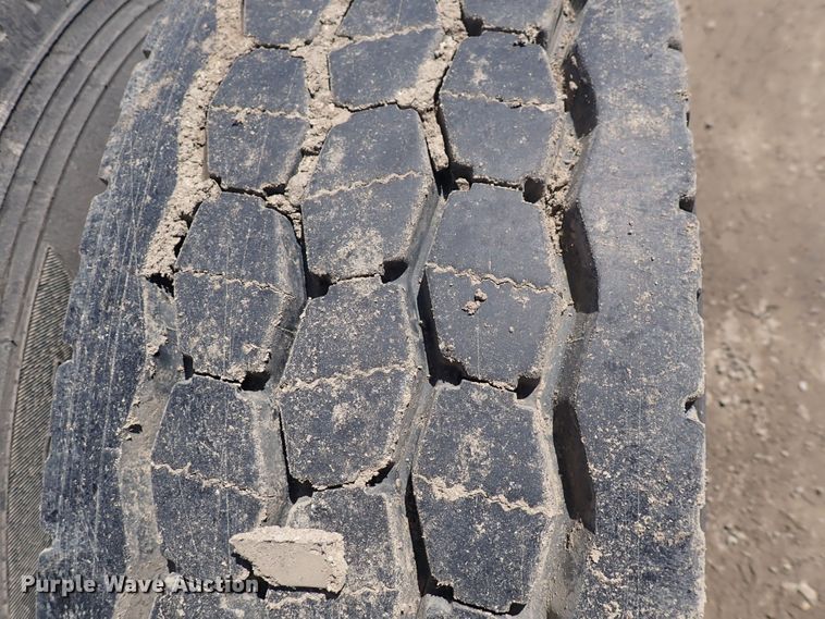 image for item DI1979 2015 Freightliner Cascadia  semi truck