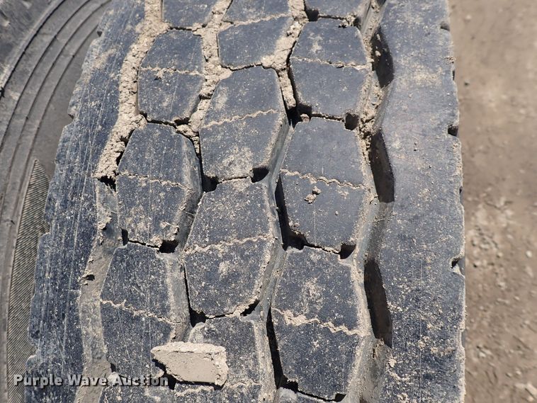 image for item DI1979 2015 Freightliner Cascadia  semi truck