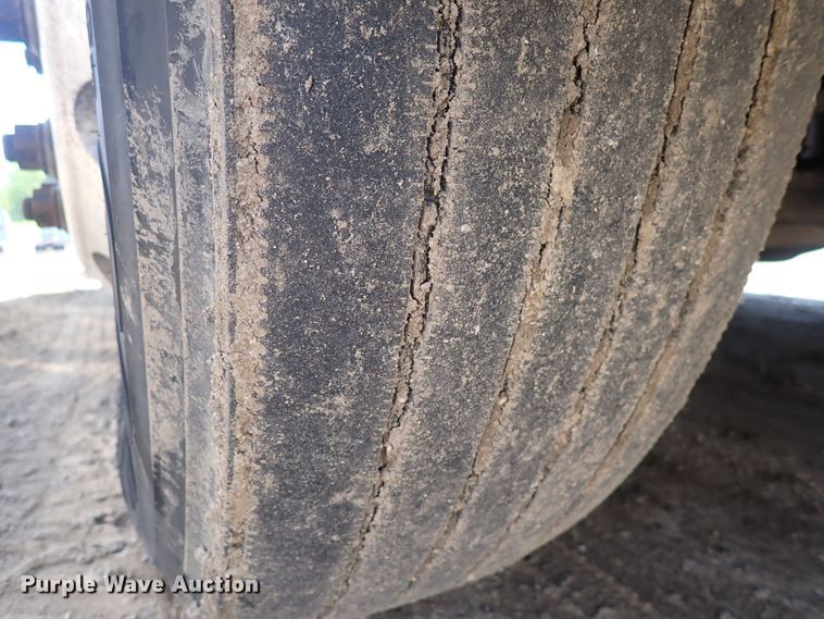 image for item DI1979 2015 Freightliner Cascadia  semi truck