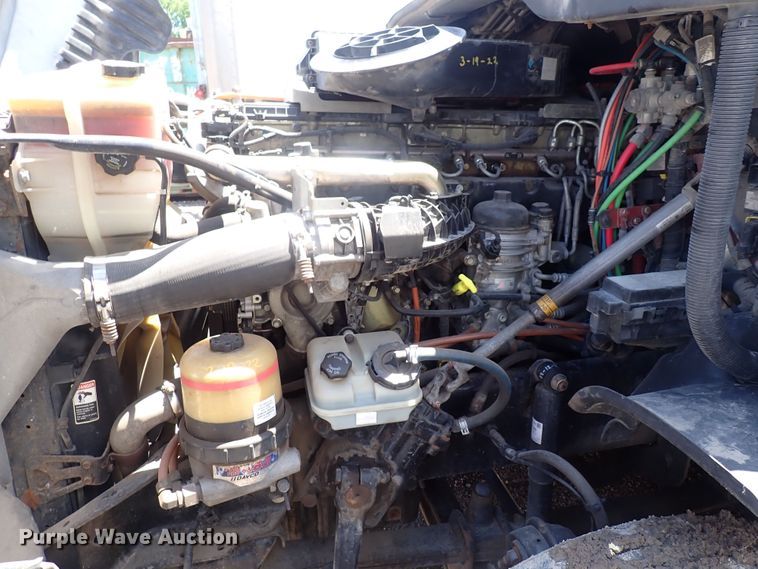 image for item DI1980 2014 Freightliner Cascadia  semi truck