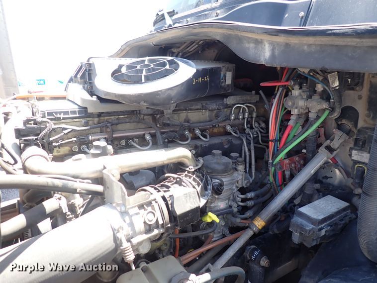 image for item DI1980 2014 Freightliner Cascadia  semi truck