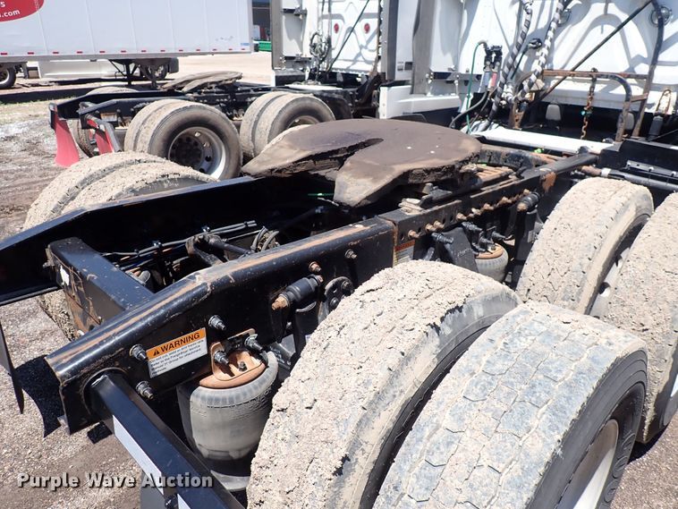 image for item DI1980 2014 Freightliner Cascadia  semi truck