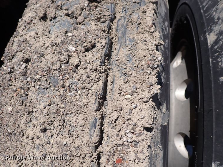 image for item DI1980 2014 Freightliner Cascadia  semi truck