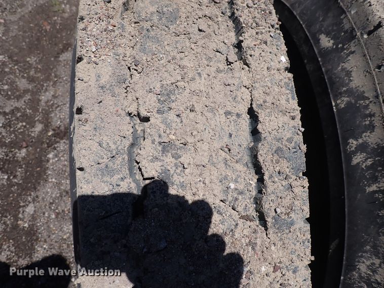 image for item DI1980 2014 Freightliner Cascadia  semi truck