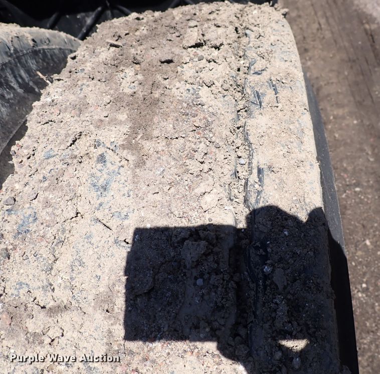 image for item DI1980 2014 Freightliner Cascadia  semi truck