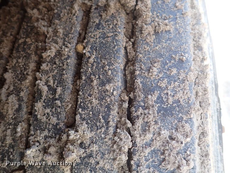 image for item DI1980 2014 Freightliner Cascadia  semi truck