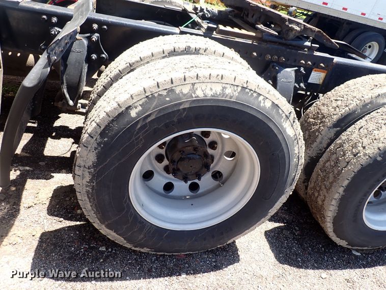 image for item DI1980 2014 Freightliner Cascadia  semi truck