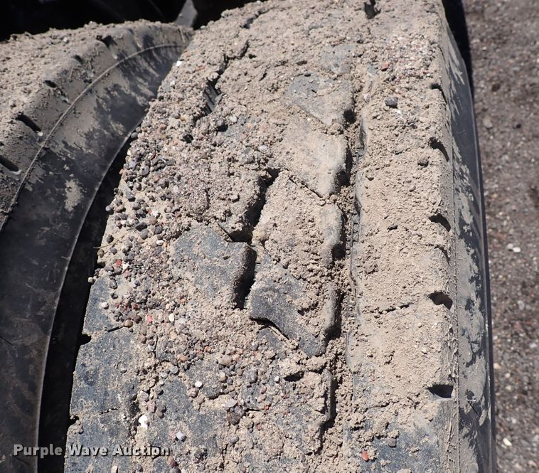 image for item DI1980 2014 Freightliner Cascadia  semi truck