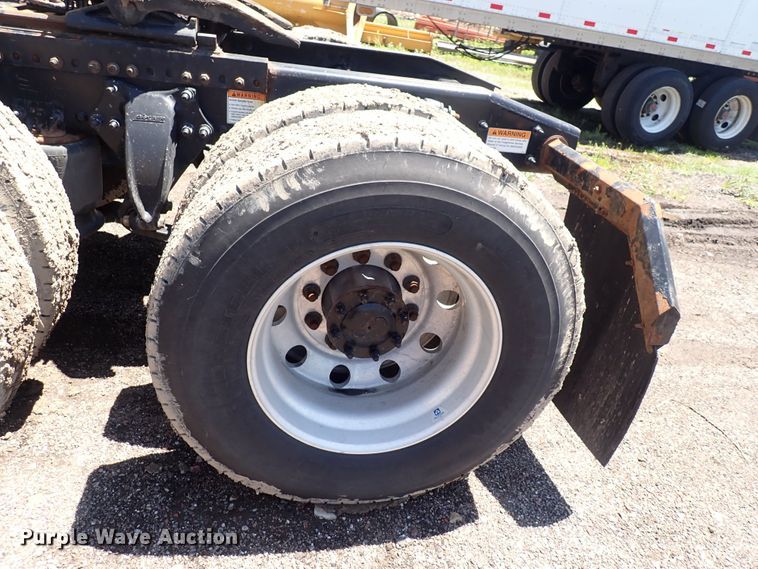 image for item DI1980 2014 Freightliner Cascadia  semi truck