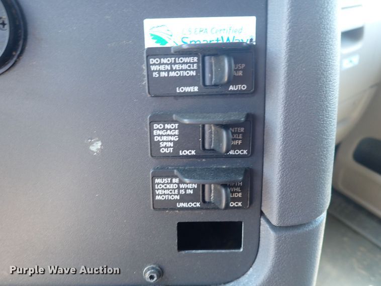 image for item DI1981 2015 Freightliner Cascadia  semi truck