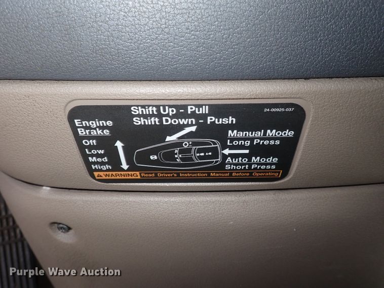 image for item DI1981 2015 Freightliner Cascadia  semi truck