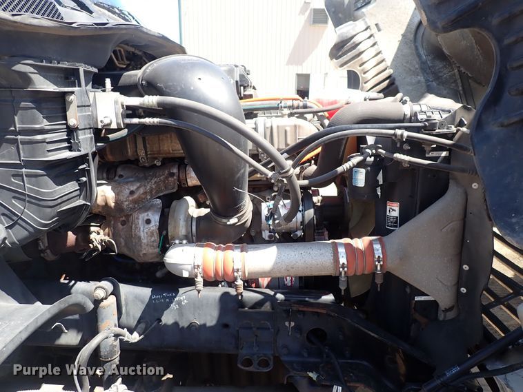 image for item DI1981 2015 Freightliner Cascadia  semi truck