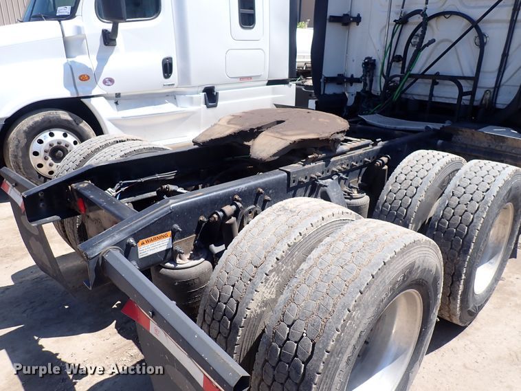 image for item DI1981 2015 Freightliner Cascadia  semi truck