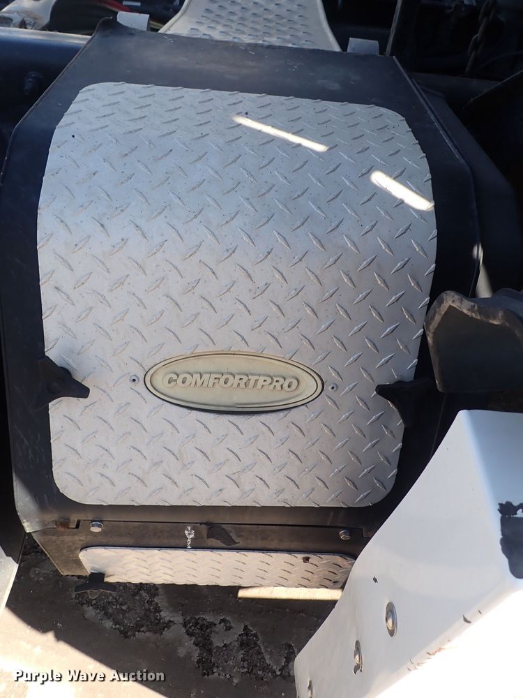 image for item DI1981 2015 Freightliner Cascadia  semi truck