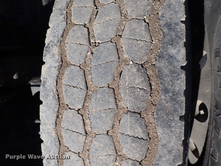 image for item DI1981 2015 Freightliner Cascadia  semi truck