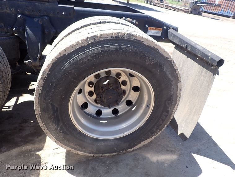 image for item DI1981 2015 Freightliner Cascadia  semi truck