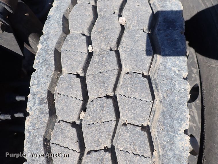 image for item DI1981 2015 Freightliner Cascadia  semi truck