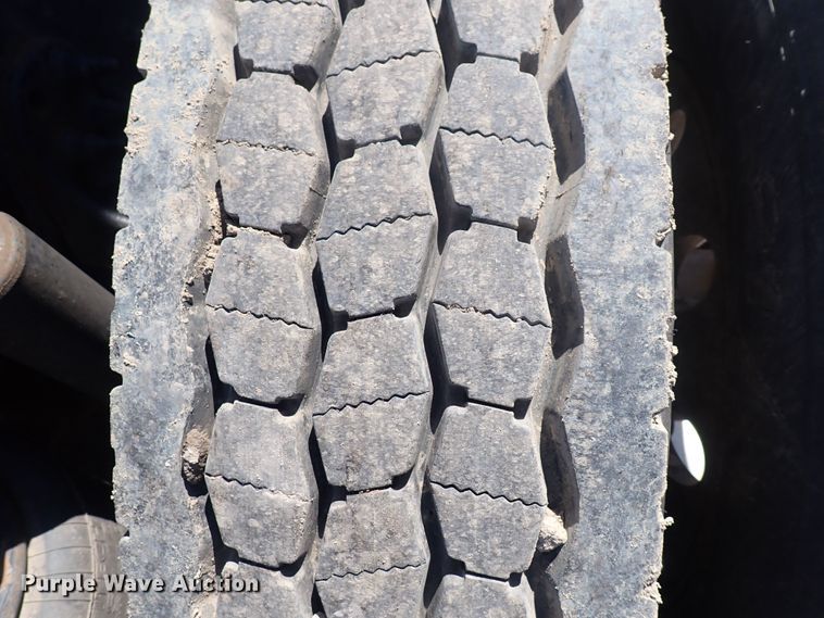 image for item DI1981 2015 Freightliner Cascadia  semi truck