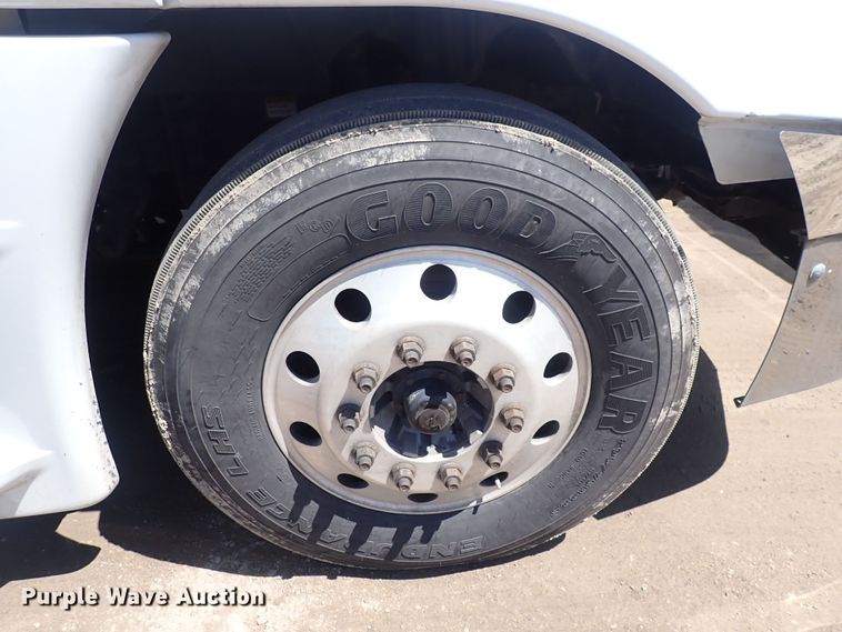 image for item DI1981 2015 Freightliner Cascadia  semi truck