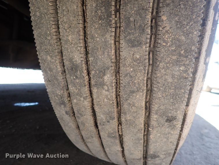 image for item DI1981 2015 Freightliner Cascadia  semi truck