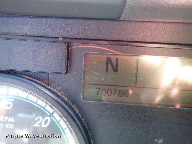 image for item DI1982 2015 Freightliner Cascadia  semi truck