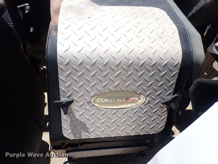 image for item DI1982 2015 Freightliner Cascadia  semi truck