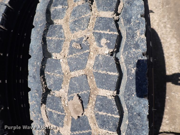 image for item DI1982 2015 Freightliner Cascadia  semi truck