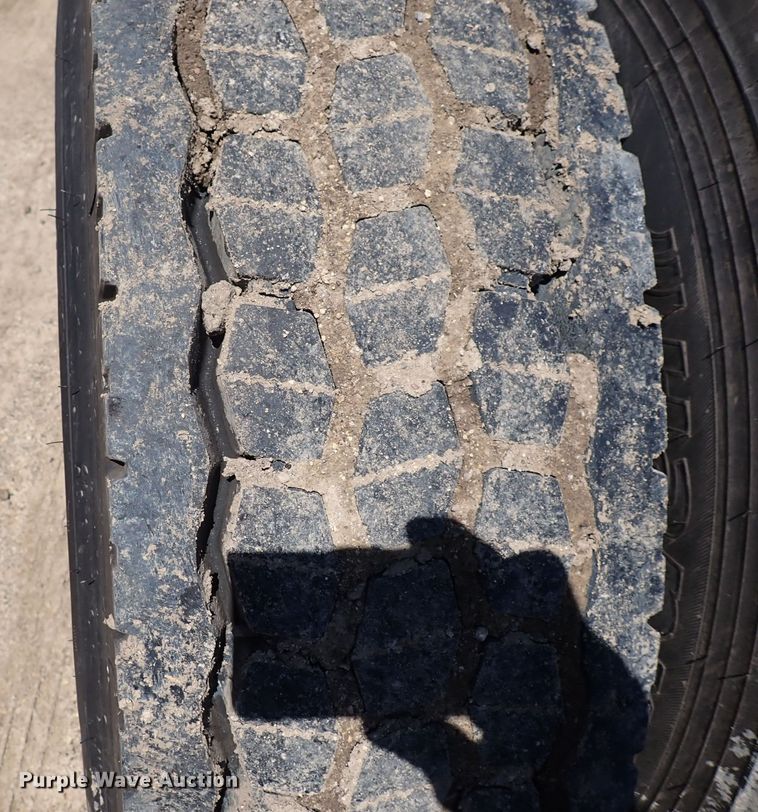 image for item DI1982 2015 Freightliner Cascadia  semi truck