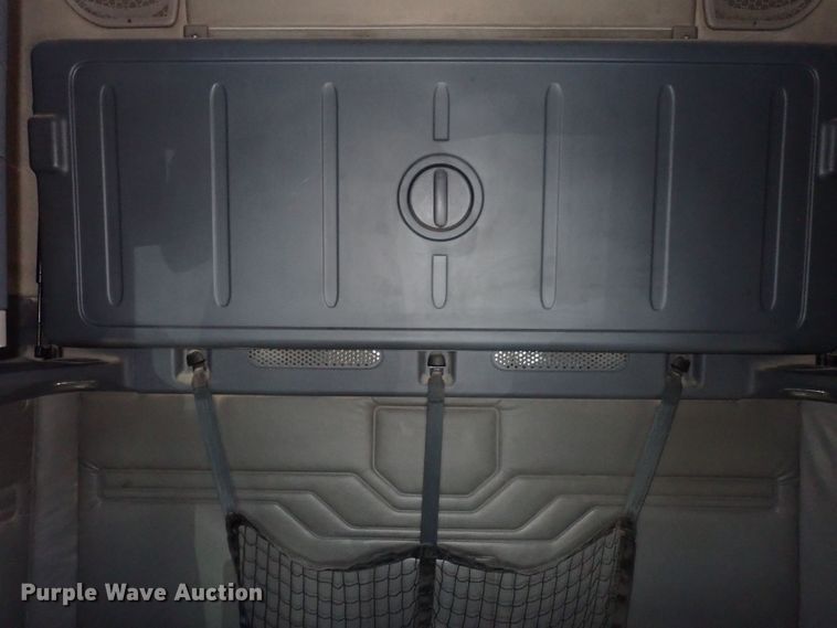 image for item DI1983 2012 Freightliner Cascadia  semi truck