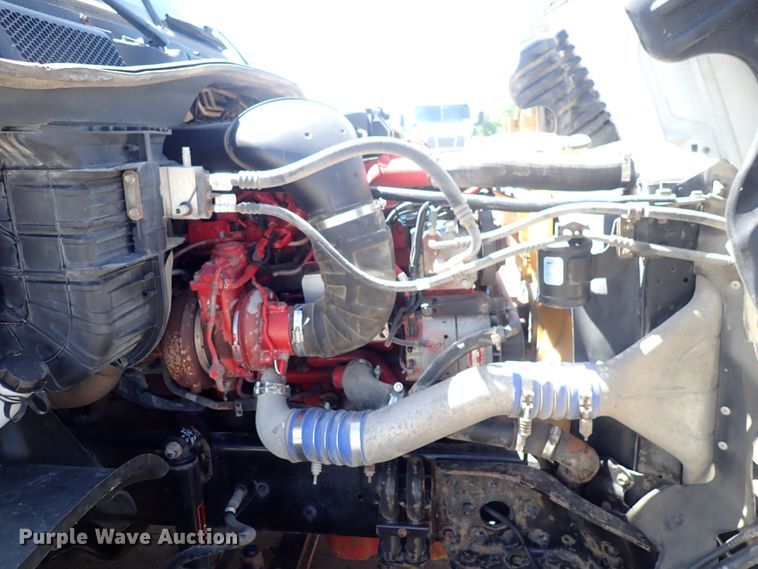 image for item DI1983 2012 Freightliner Cascadia  semi truck